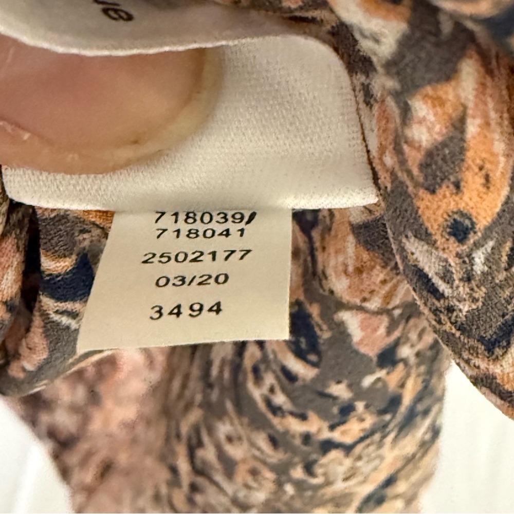 Maurices Blouse Floral with Pattern Button Up- Cap Sleeves, V-neck, Size Large - Picture 10 of 11